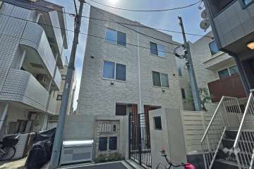 アジール・デューク目黒の外観（北側から）