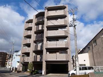 エステムコート伊丹の外観（南側から）