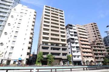 グランドメゾン目黒プレイスの外観（北西側から）