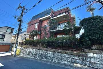 コート諏訪山の外観（南西側から）