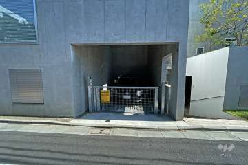 敷地内駐車場（屋内機械式）