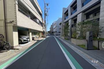 敷地北側の前面道路