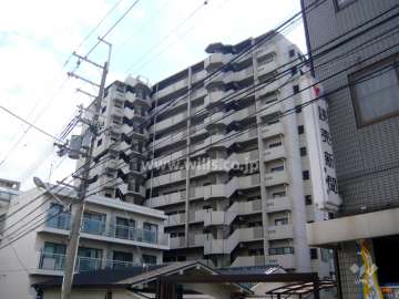 ユニライフ伊丹駅前の外観（北側から）