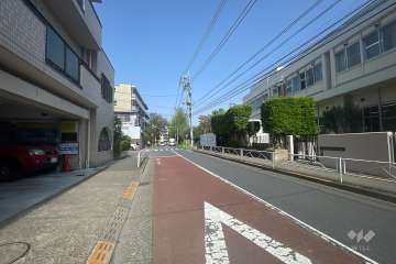 敷地南東側の前面道路