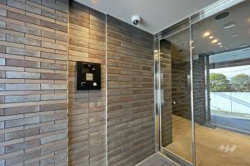 エントランスはオートロック付きです。