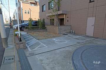 敷地内駐車場（屋外平面式）