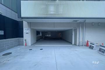 敷地内駐車場（屋内機械式）