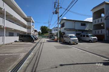 敷地北東側の前面道路　