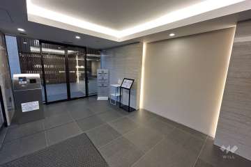 エントランスはオートロックです。