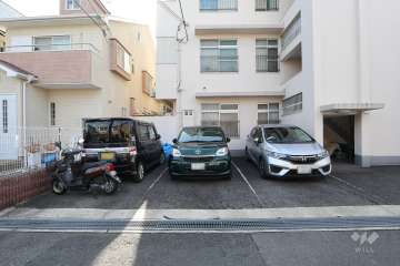 敷地内駐車場（屋外平面式）