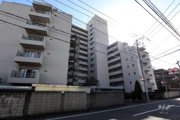 下馬ハイライズの外観（北東側から）