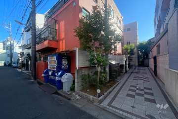 敷地入り口