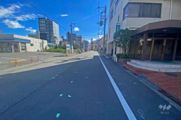 敷地東側の前面道路