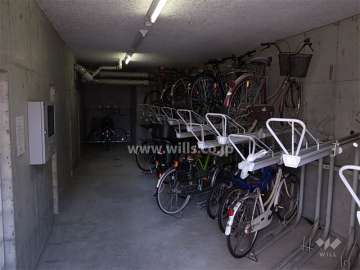 屋内にある駐輪場