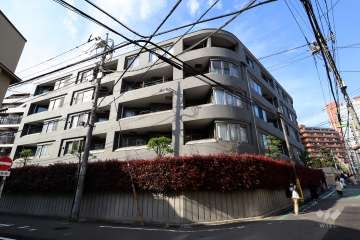 ハウス三軒茶屋の外観(南西側から)