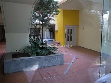 エントランスホール