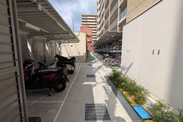 駐輪場とバイク置場