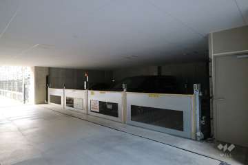 敷地内駐車場（屋内機械式）