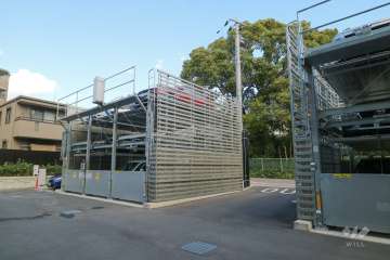 敷地内駐車場からの出口