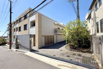 イニシア神戸森北町の外観（北東側から）