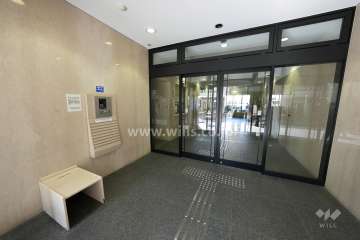 エントランスにはオートロックが付いています。