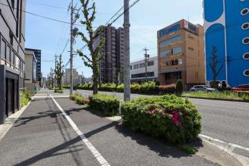 .敷地西側の前面道路