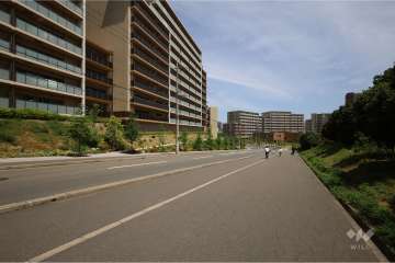 敷地南側の前面道路