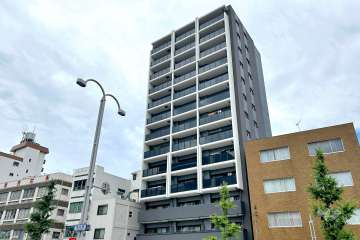 プレサンスロジェ御器所駅前の外観（北東側から）