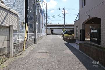 敷地東側の前面道路