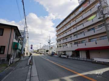敷地北側の前面道路