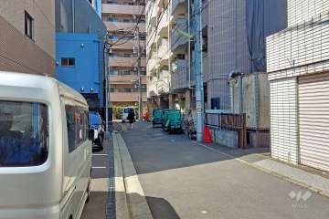 敷地南側の前面道路