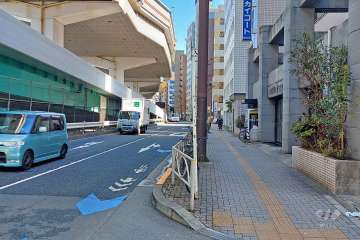 敷地北側の前面道路