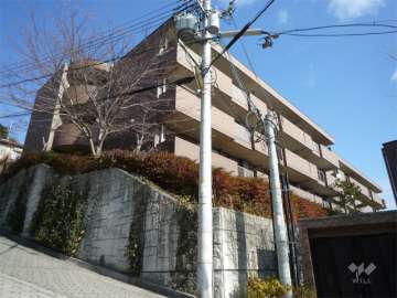 ギャラリーコート雲雀丘花屋敷壱番館の外観（南西側から）