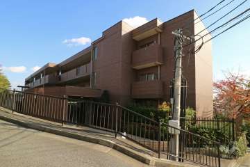 ギャラリーコート雲雀丘花屋敷壱番館の外観（北西側から）