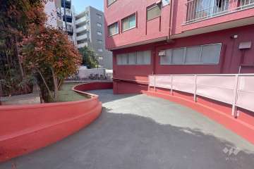 駐車場の出入り口