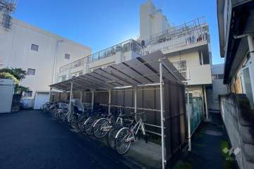 マンション上北沢の外観（北東側から）