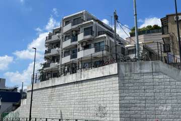 グランデール池尻の外観（北東側から）