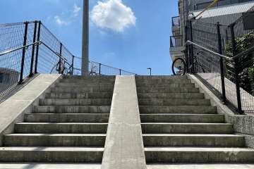 エントランスまでの階段