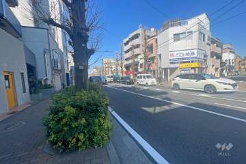 敷地北側の前面道路（東側から）