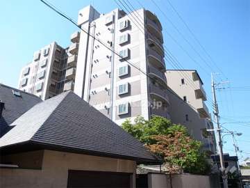 パルメーラ伊丹の外観（北東側から）