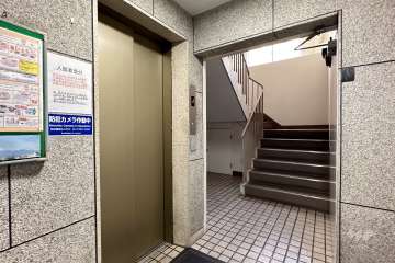 共用のエレベーター