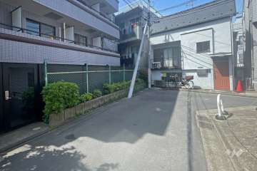 敷地東側の前面道路