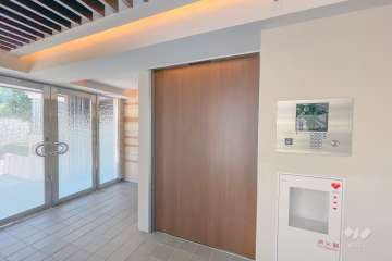 エントランスはオートロック付きです。