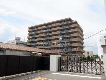 グランドール伊丹緑ケ丘公園の外観（南東側から）