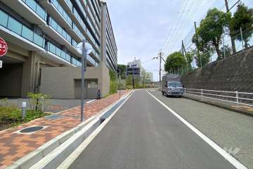 敷地西側の前面道路　　