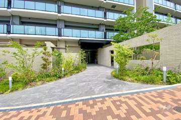 エントランスアプローチ　