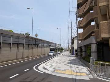 敷地北側には国道171号線が走っています。