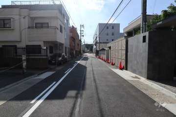 敷地南側の前面道路
