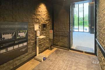 エントランスはオートロック付きです。