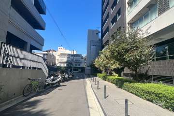 敷地南側の前面道路